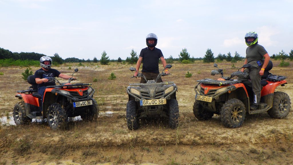 Teilnehmer auf ihrem Quad in der Lausitz