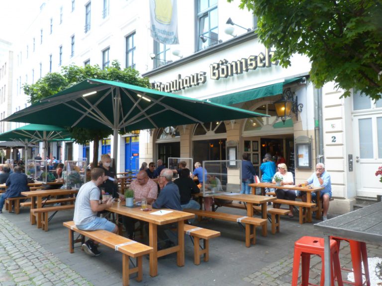 Brauhaus Bönnsch und Biergarten bei der Brauhaustour in Bonn