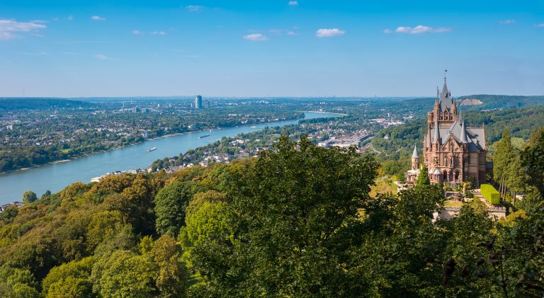 Stadtführung Bonn Blick auf den Drachenfels