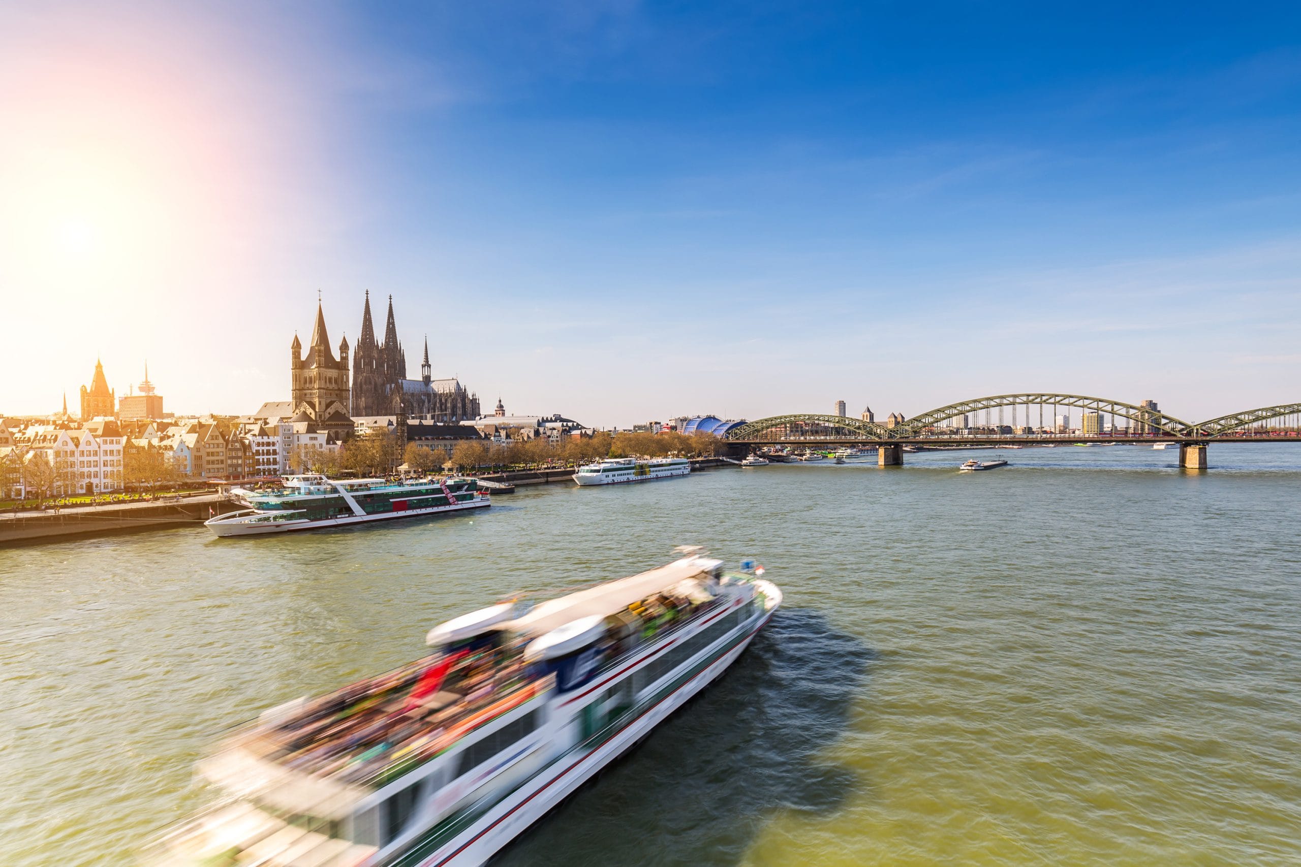 Stadtführung durch Köln mit Schifffahrt auf dem Rhein