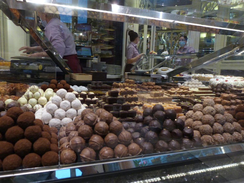 Pralinen-Auslage bei der Führung Die Süße Seite Kölns