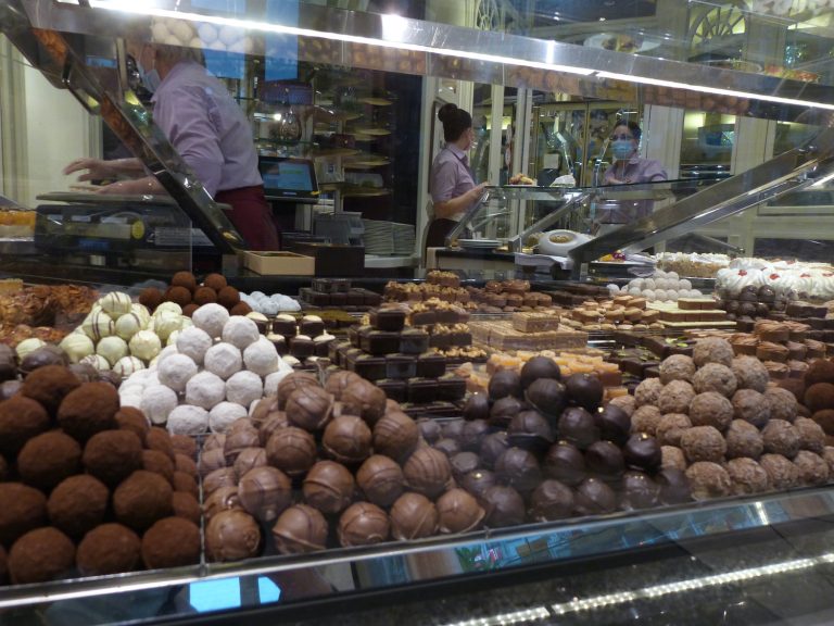 Pralinen-Auslage bei der Führung Die Süße Seite Kölns